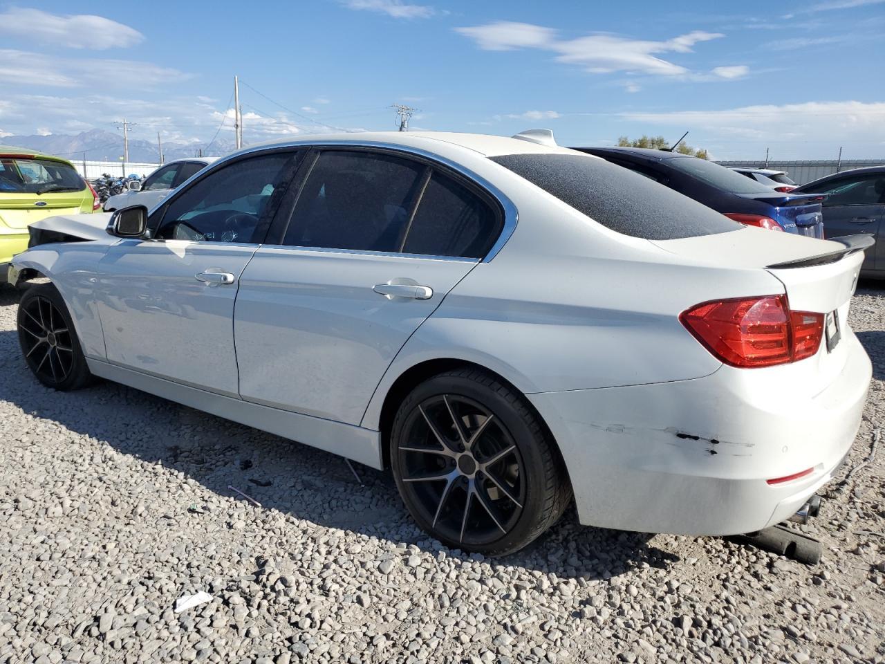 2013 BMW 328 I - Фото 2