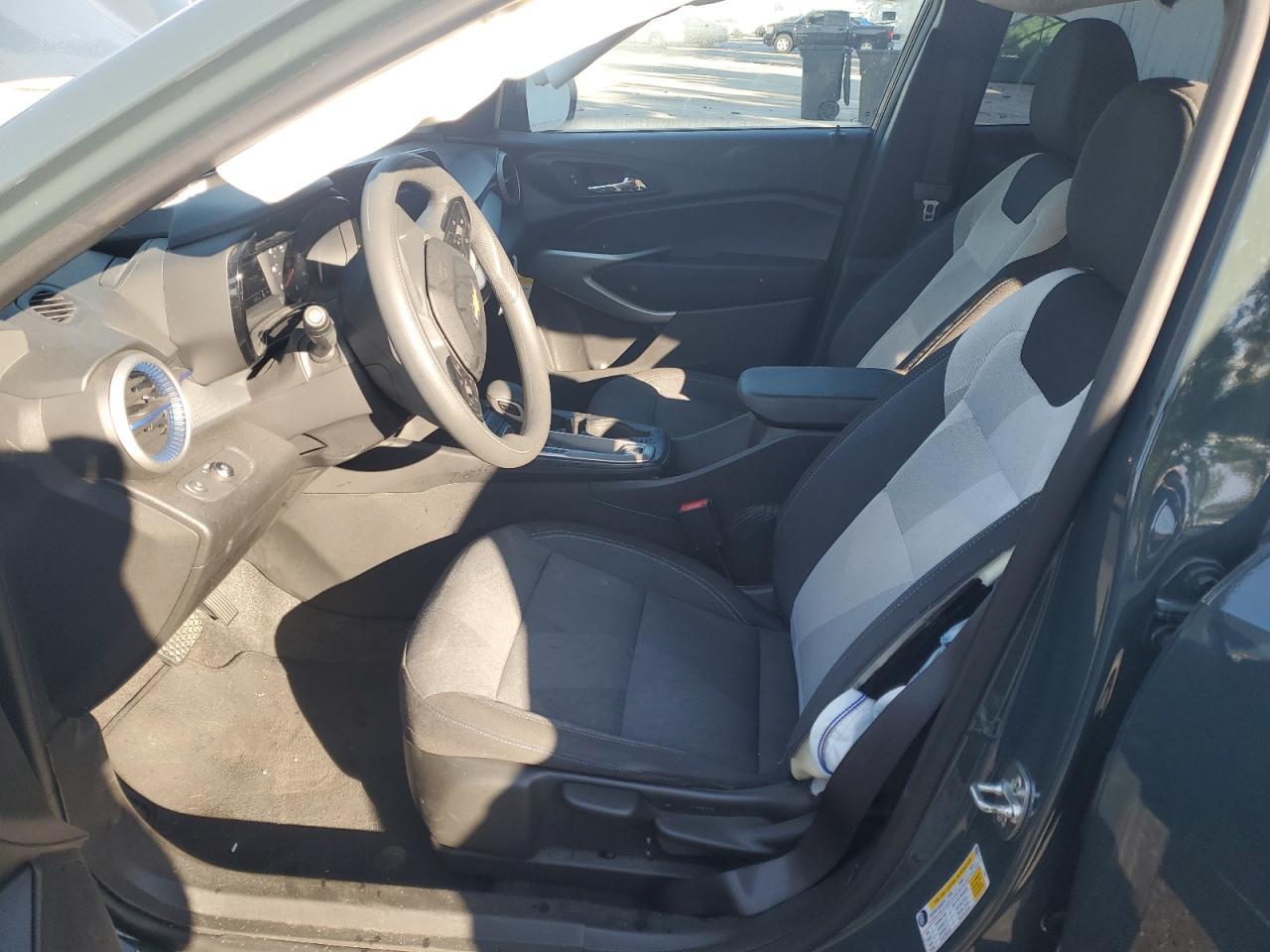 2025 Chevrolet Trax Ls - Фото 7