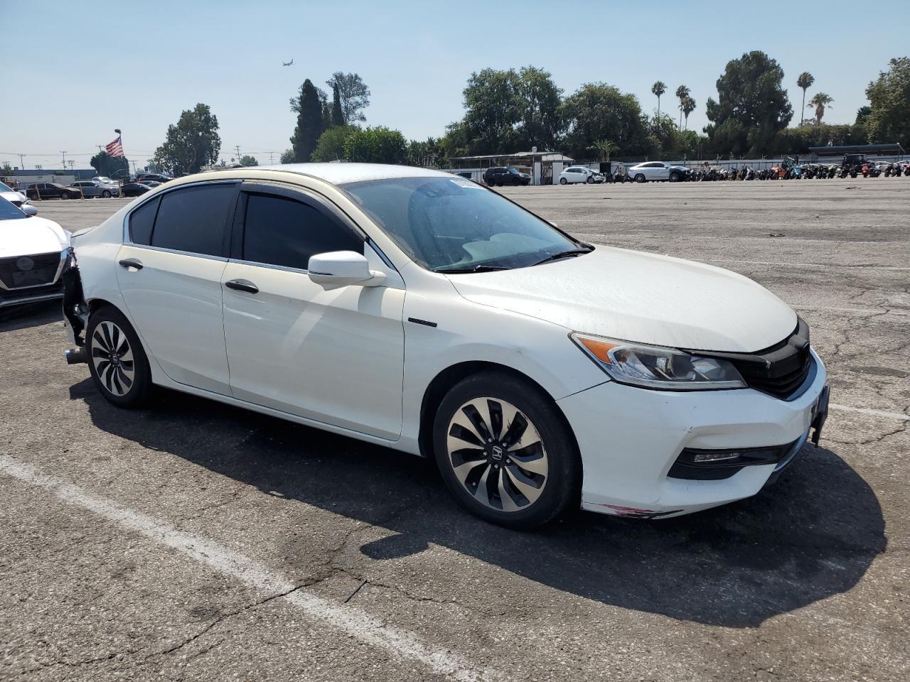 2017 Honda Accord Hybrid - Фото 4