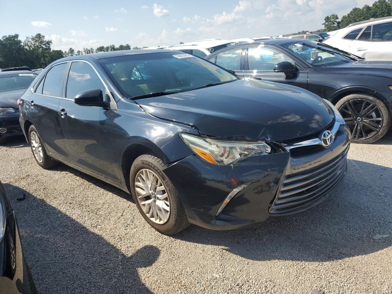 2017 Toyota Camry Le - Фото 4