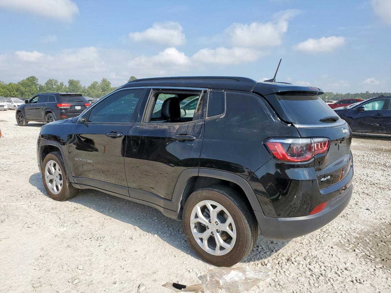 2024 Jeep Compass Latitude - Фото 2