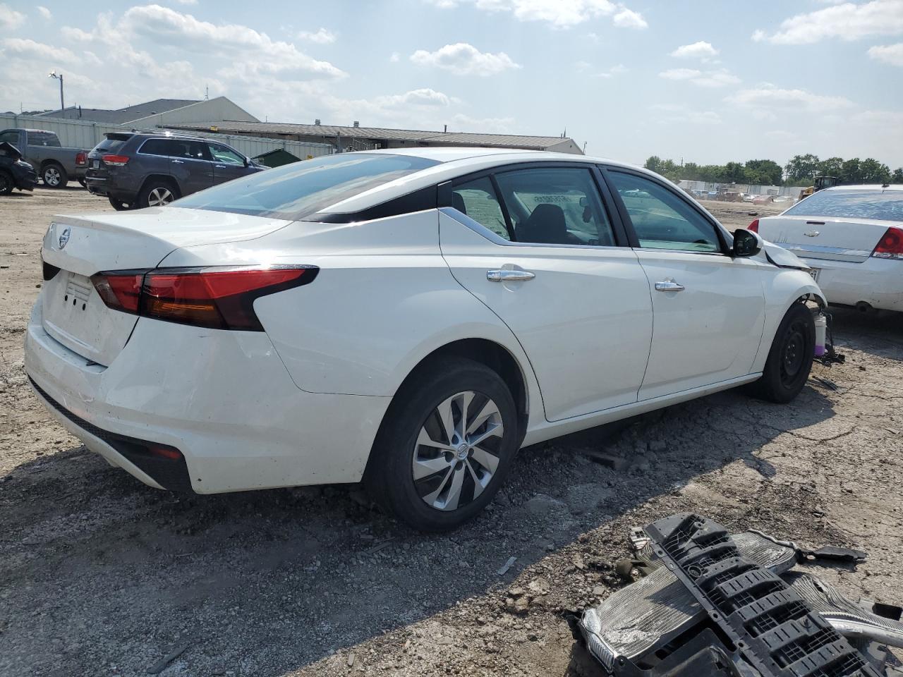 2021 Nissan Altima S - Фото 3