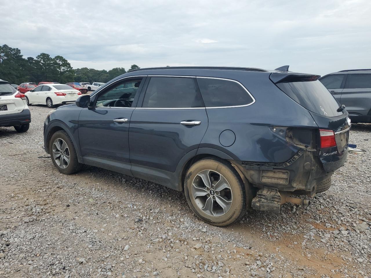 2015 Hyundai Santa Fe Gls - Image 2