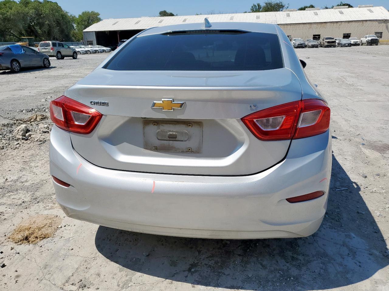 2017 Chevrolet Cruze Lt - Image 6