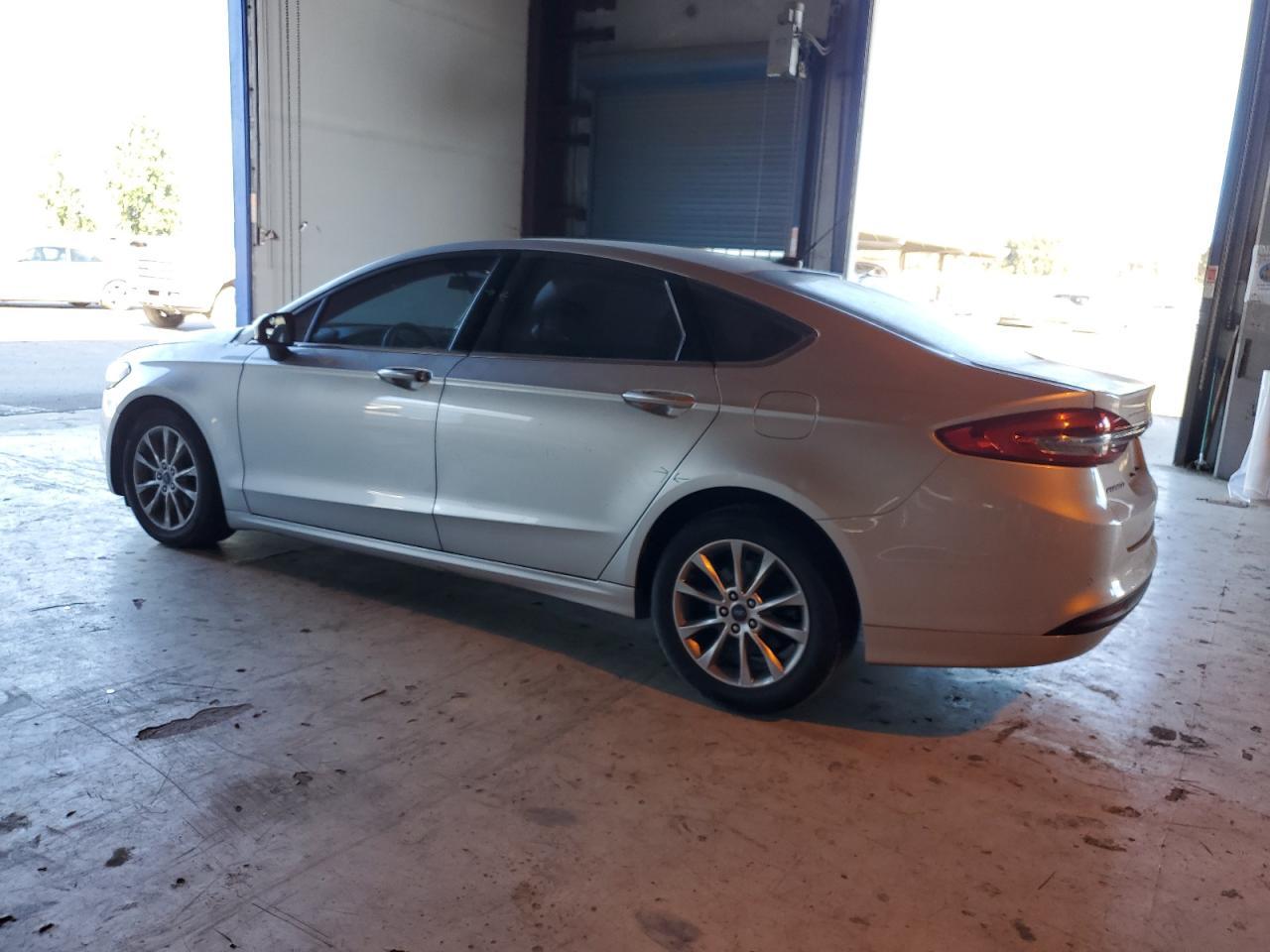 2017 Ford Fusion Se - Фото 2