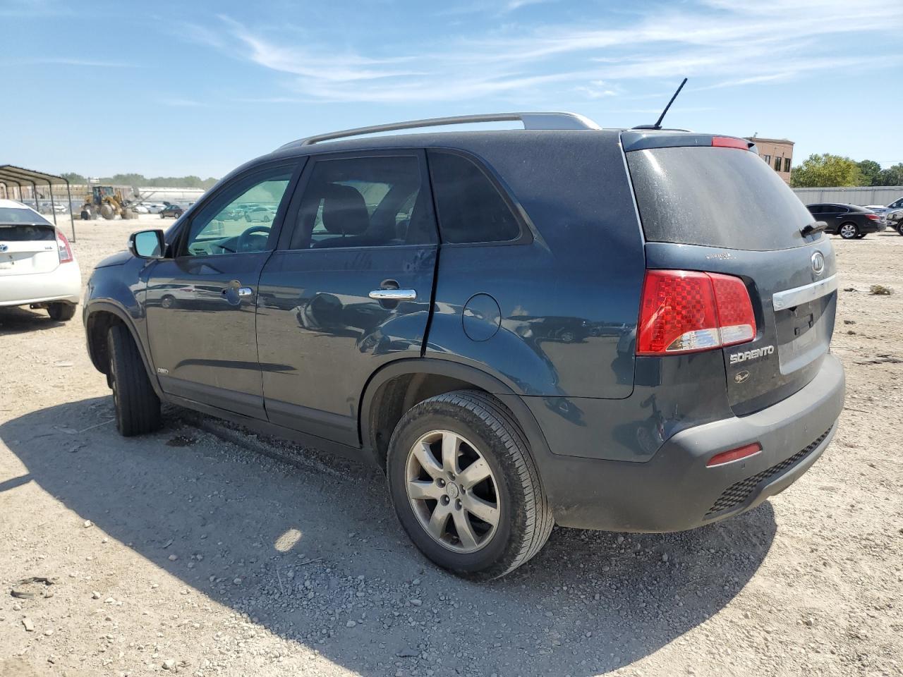2011 Kia Sorento Base - Фото 2