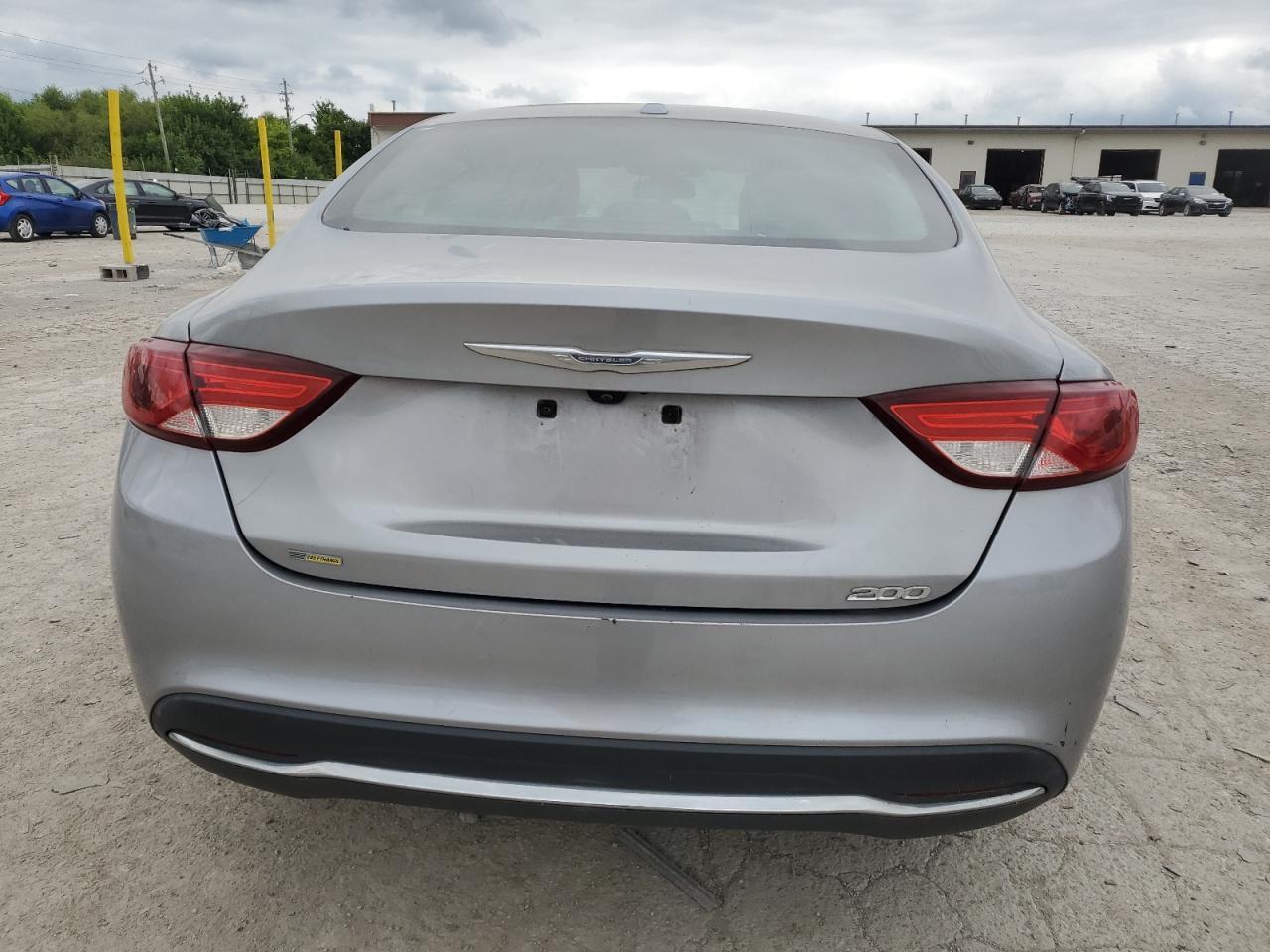 2016 Chrysler 200 Limited - Image 6