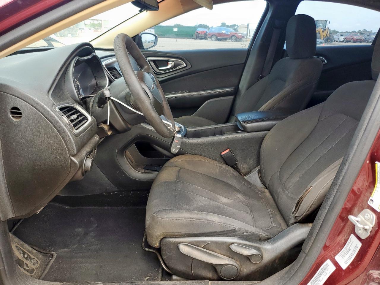 2015 Chrysler 200 Limited - Image 7