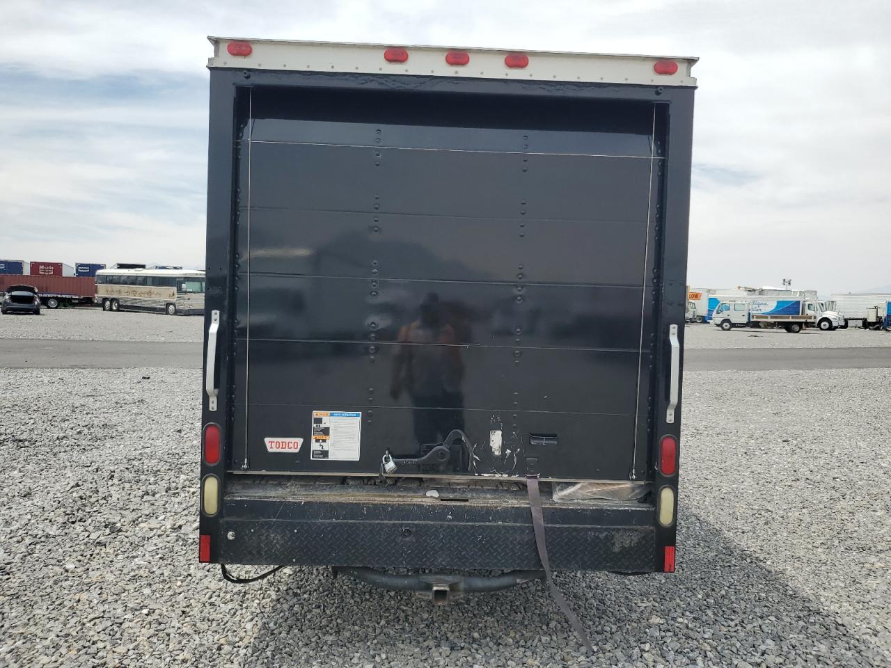 2006 GMC Savana Cutaway G3500 - Image 6