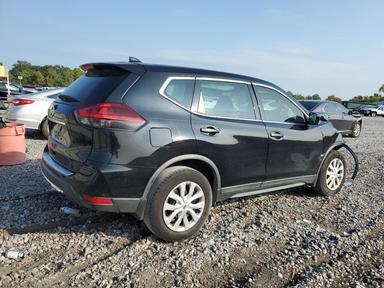 2018 Nissan Rogue S - Image 3