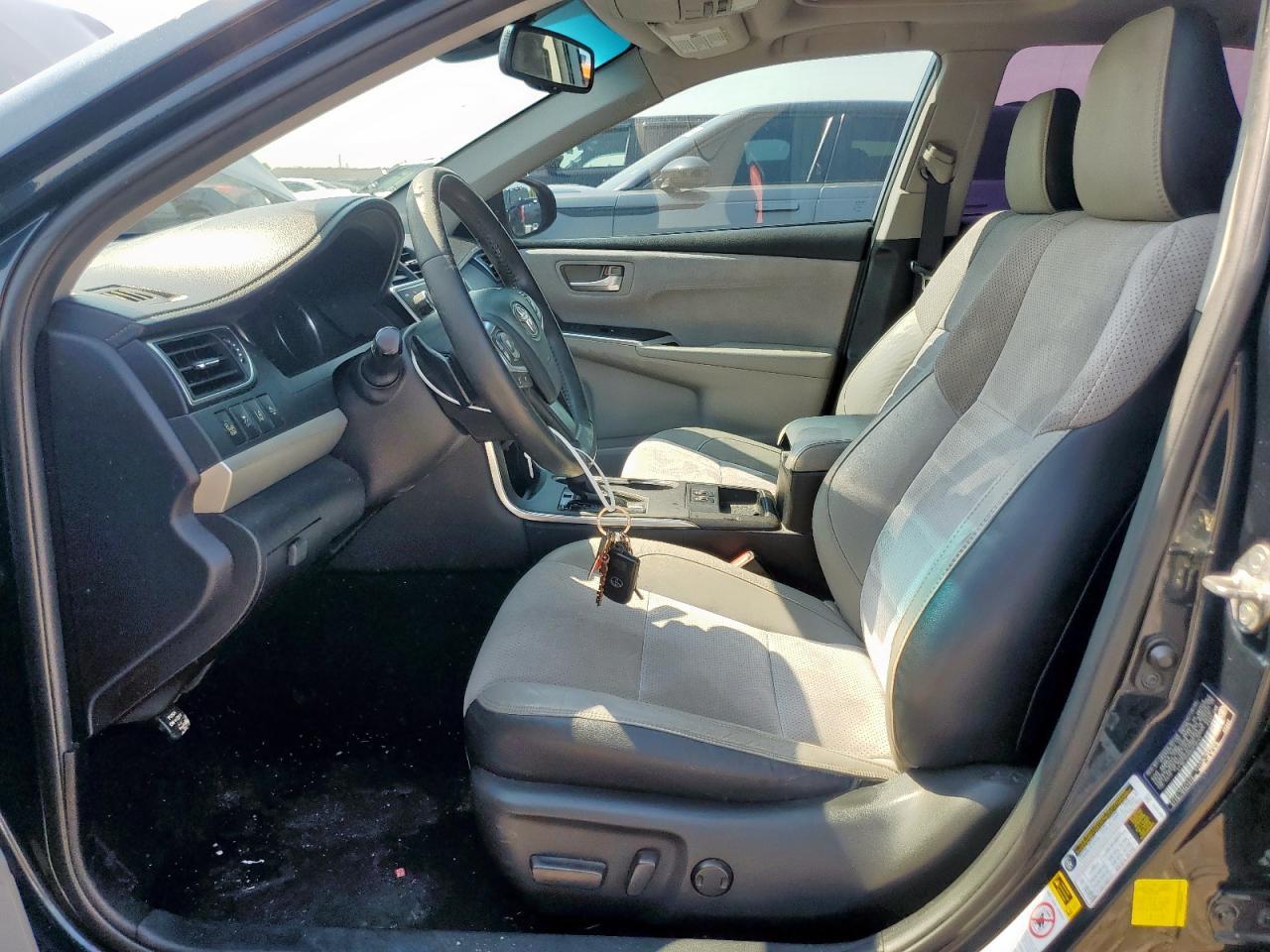 2016 Toyota Camry Le - Image 7