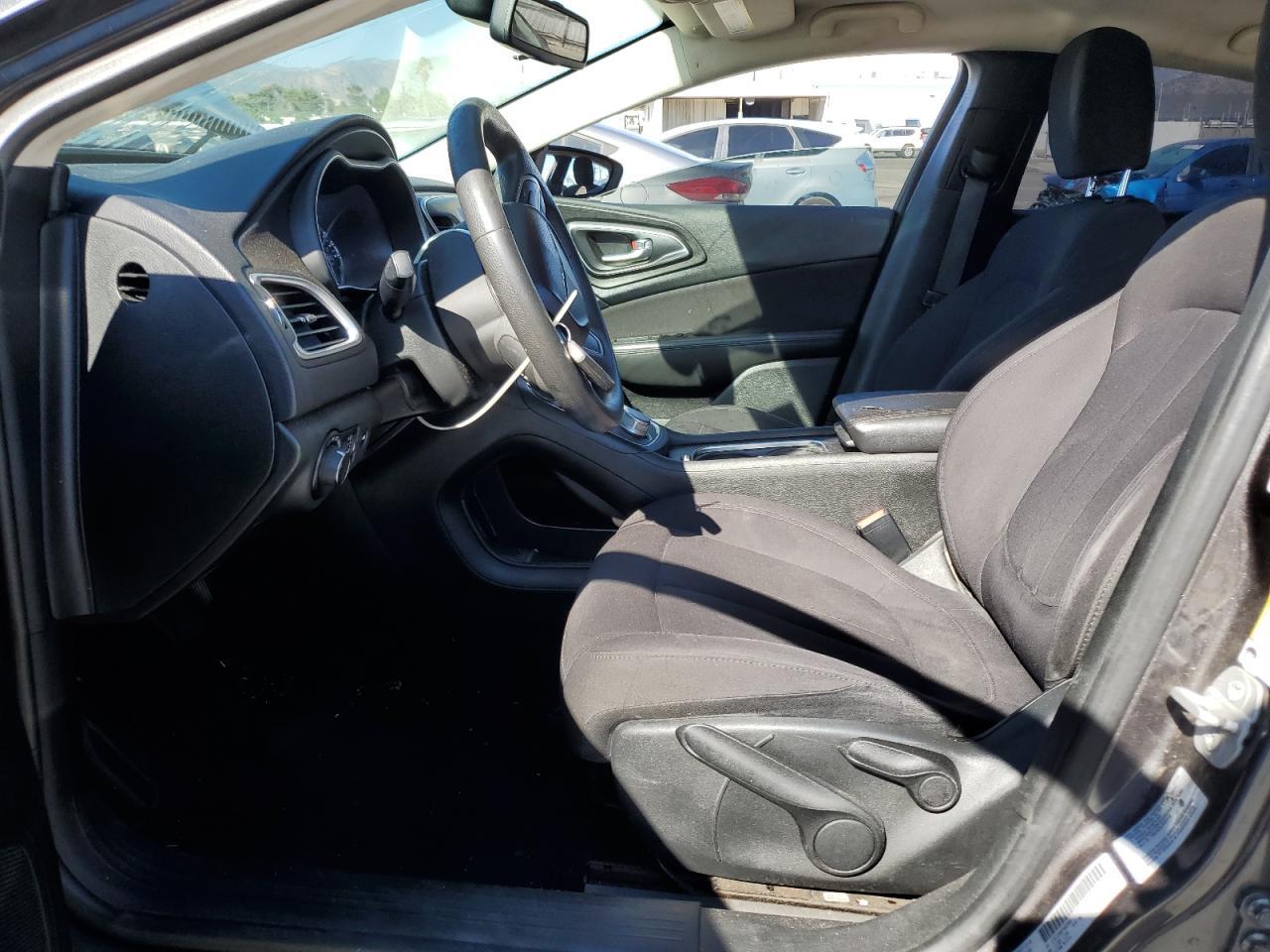 2015 Chrysler 200 Limited - Фото 7