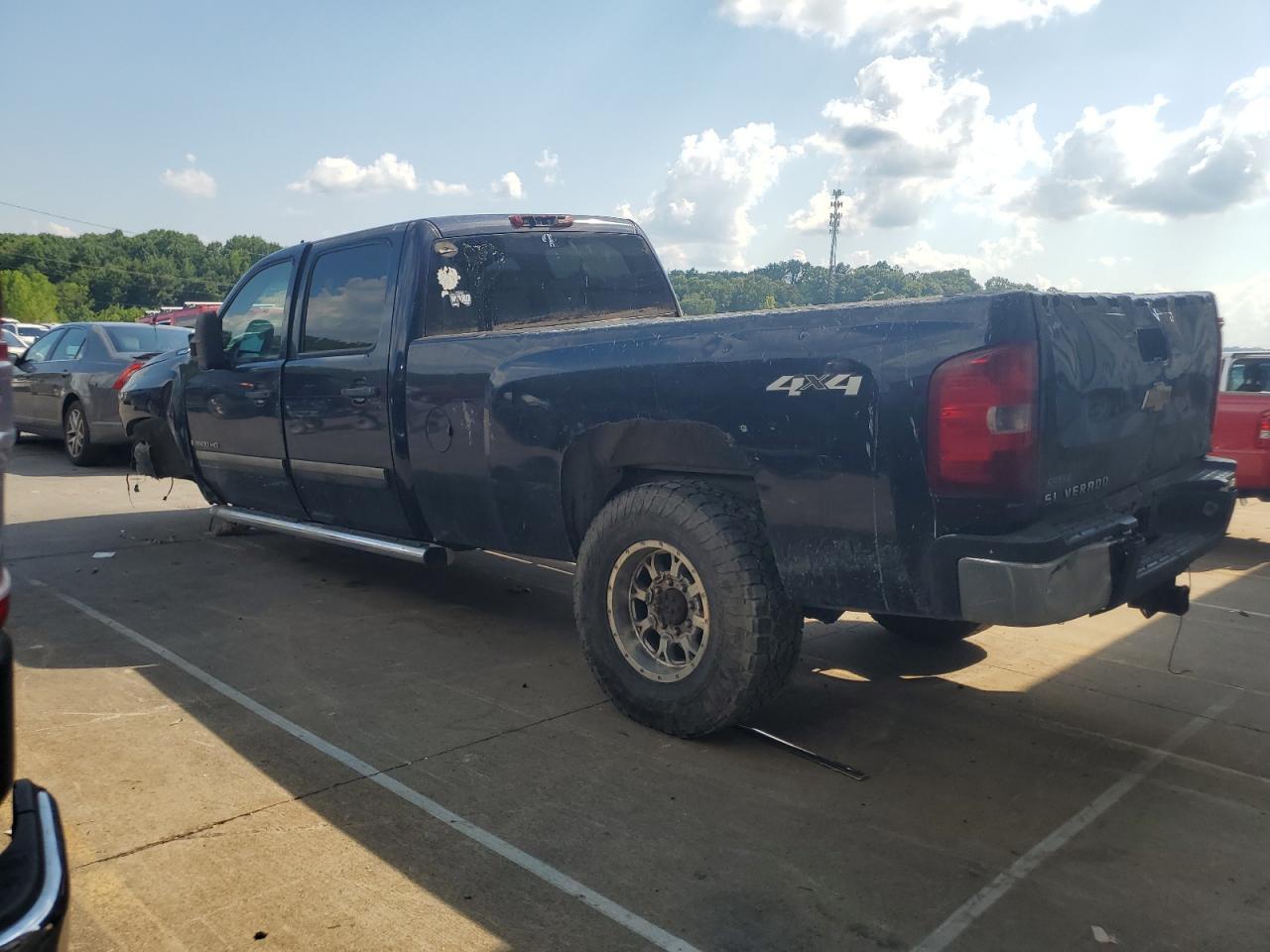 2007 Chevrolet Silverado K3500 - Image 2