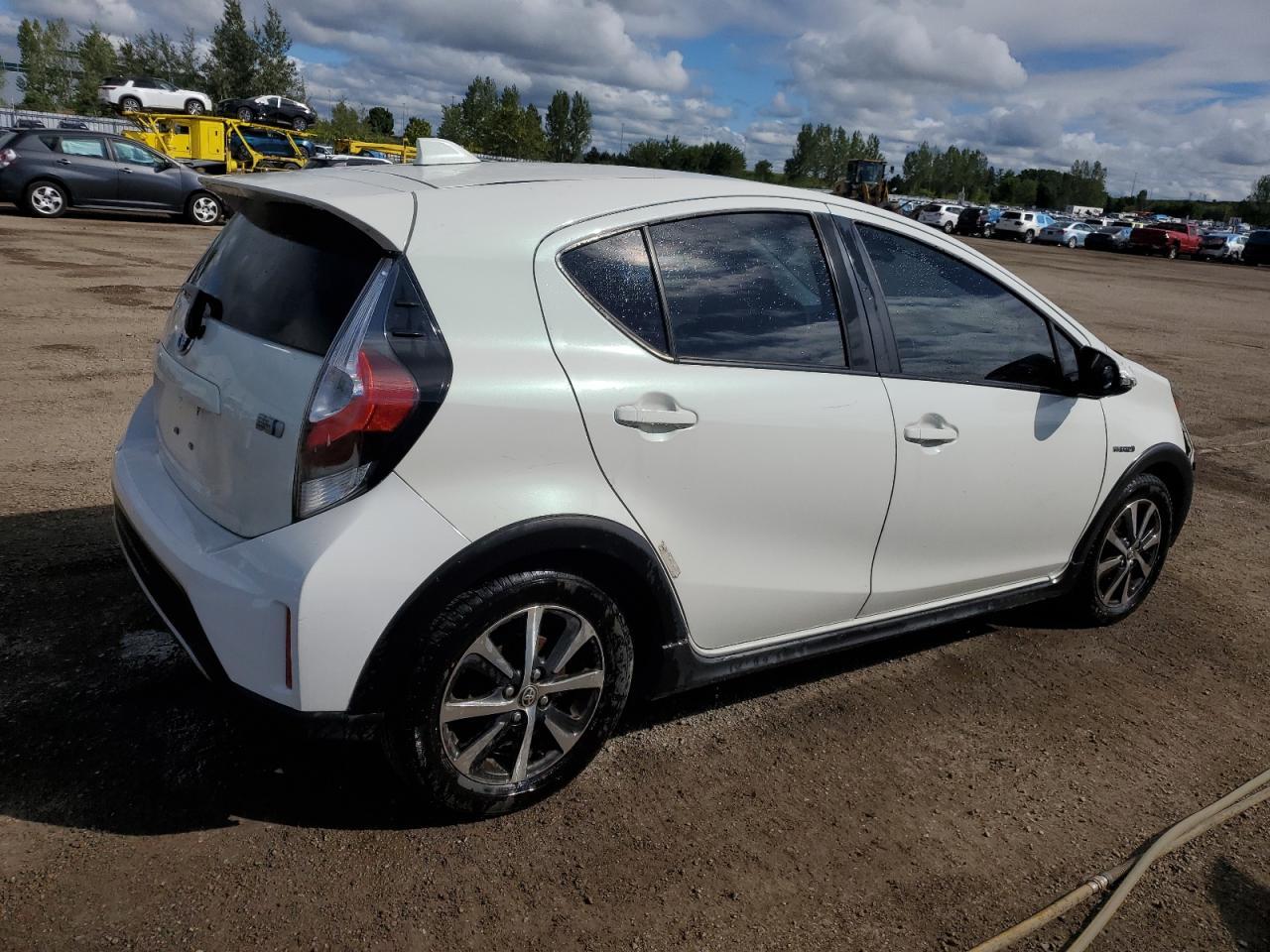 2018 Toyota Prius C - Фото 3
