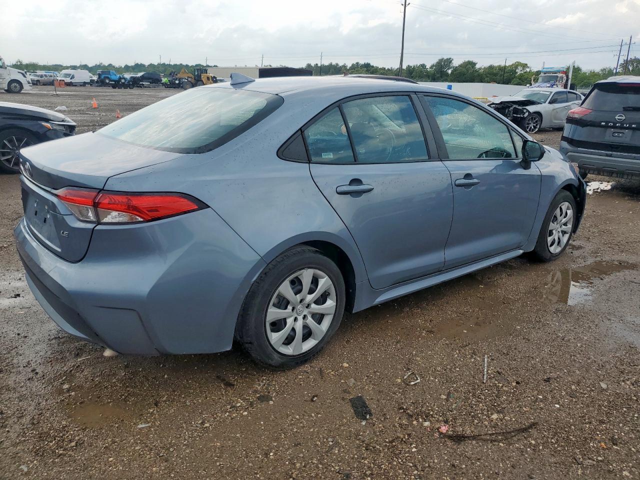 2021 Toyota Corolla Le - Image 3