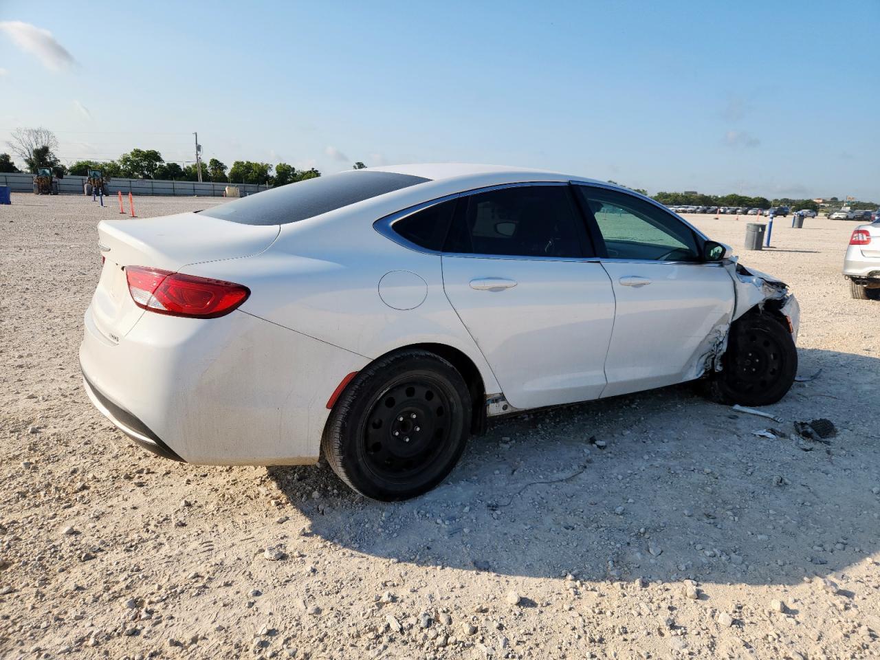 2015 Chrysler 200 Limited - Image 3