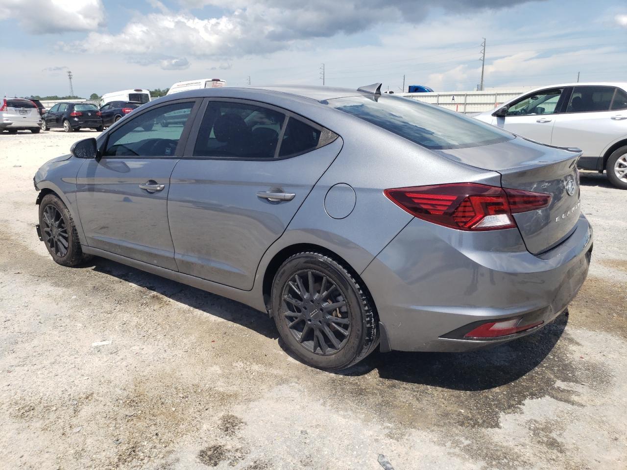 2019 Hyundai Elantra Sel - Фото 2
