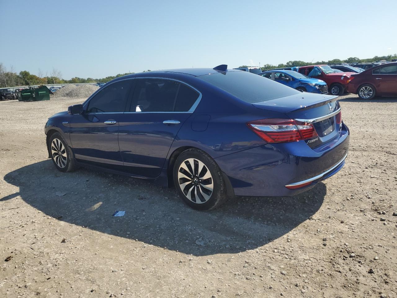 2017 Honda Accord Touring Hybrid - Фото 2