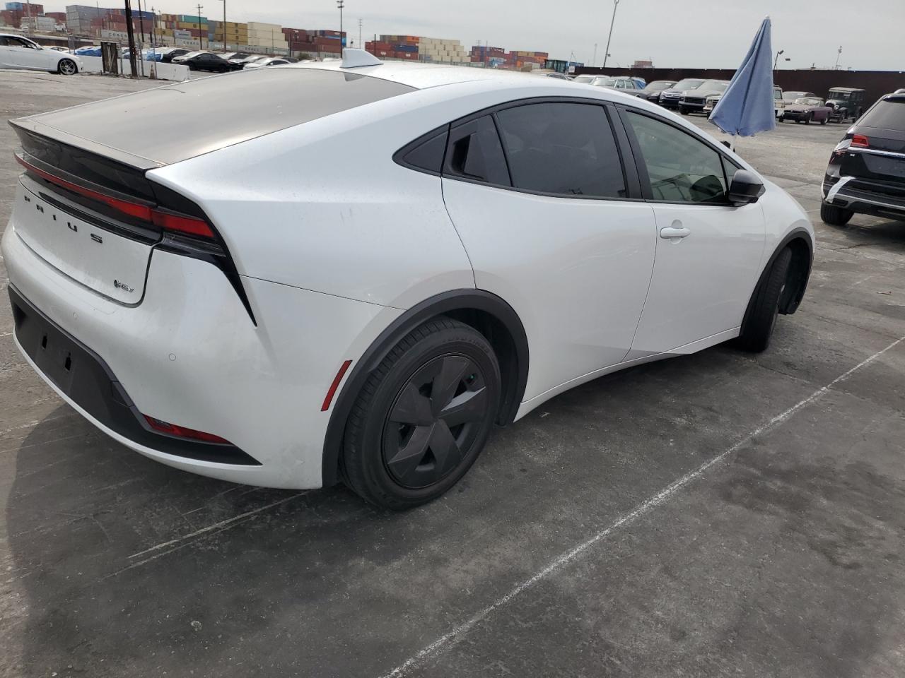 2024 Toyota Prius Le - Фото 3