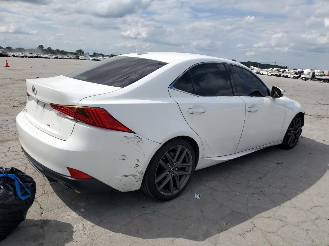 2018 Lexus Is 300 - Image 3