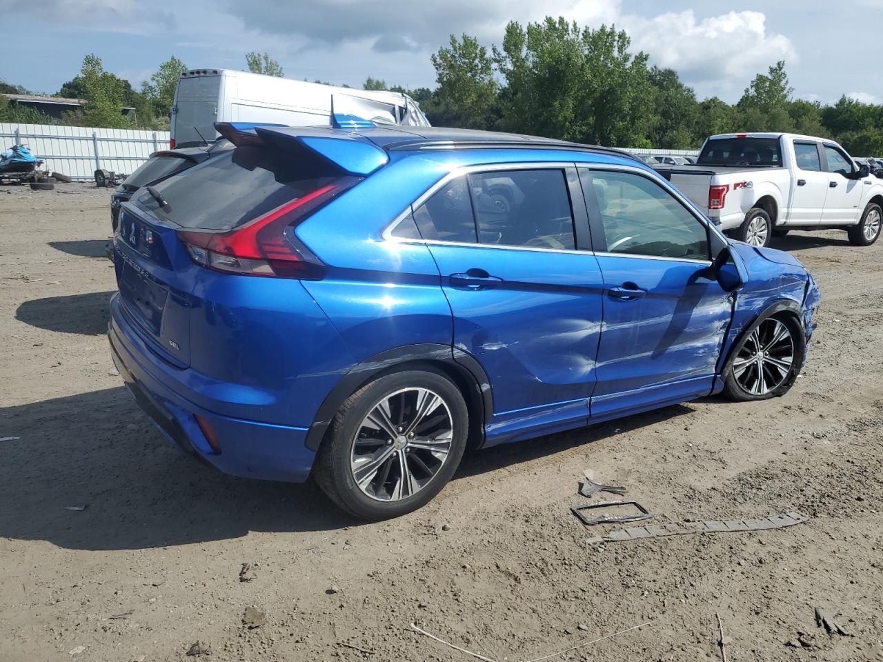 2022 Mitsubishi Eclipse Cross Se - Image 3