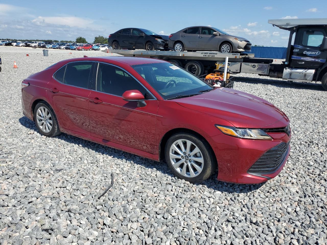 2020 Toyota Camry Le - Фото 4