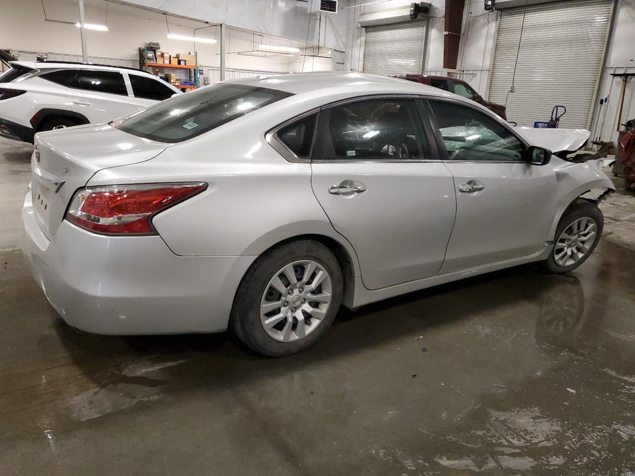 2015 Nissan Altima 2.5 - Фото 3