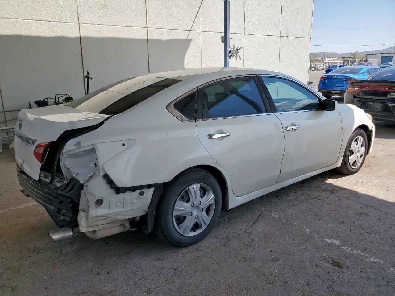 2016 Nissan Altima 2.5 - Фото 3