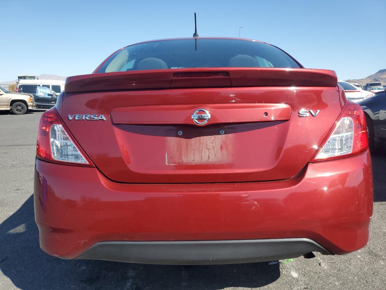 2018 Nissan Versa S - Фото 6
