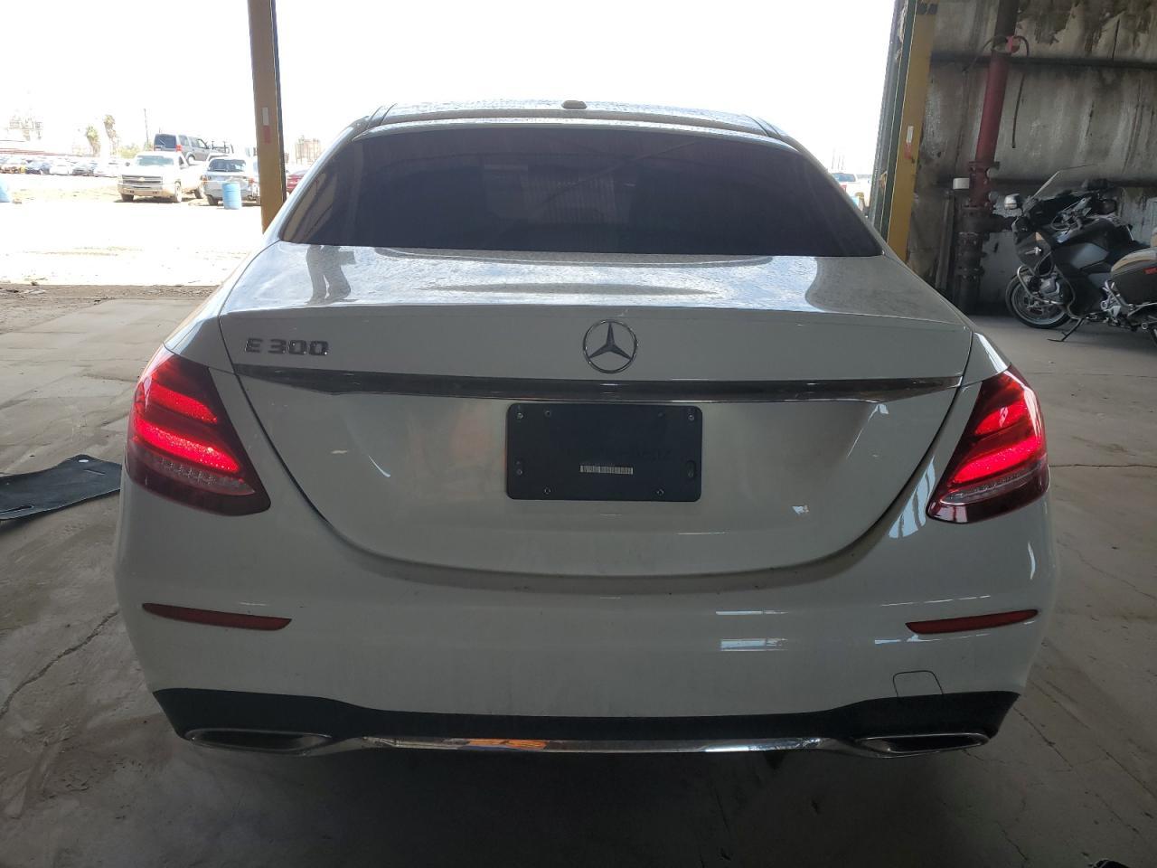 2019 Mercedes-Benz E 300 - Image 6