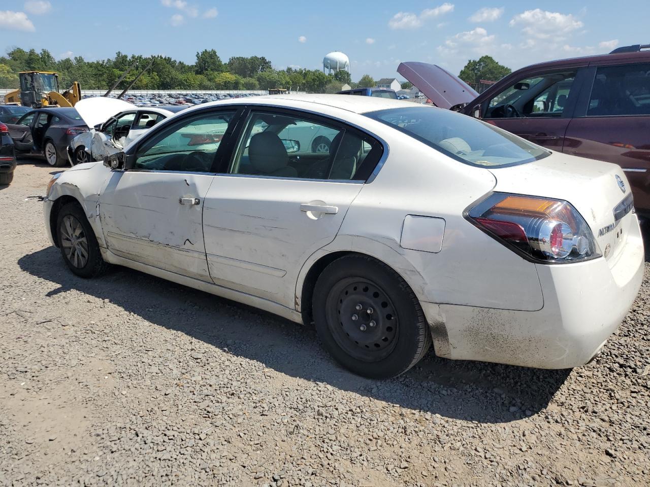 2010 Nissan Altima Base - Фото 2