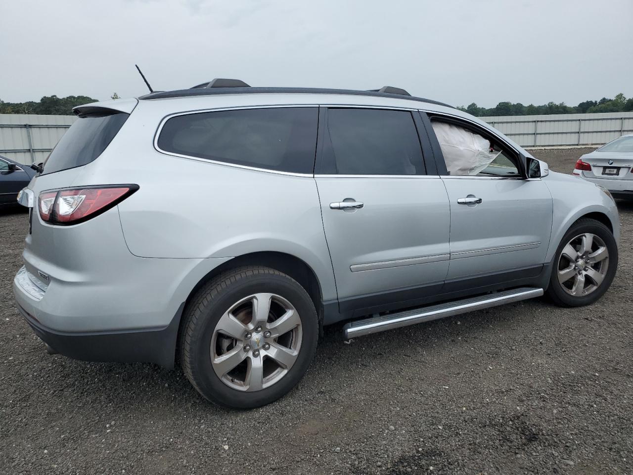 2017 Chevrolet Traverse Premier - Фото 3