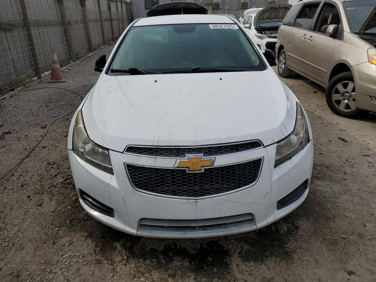2013 Chevrolet Cruze Ls - Фото 5