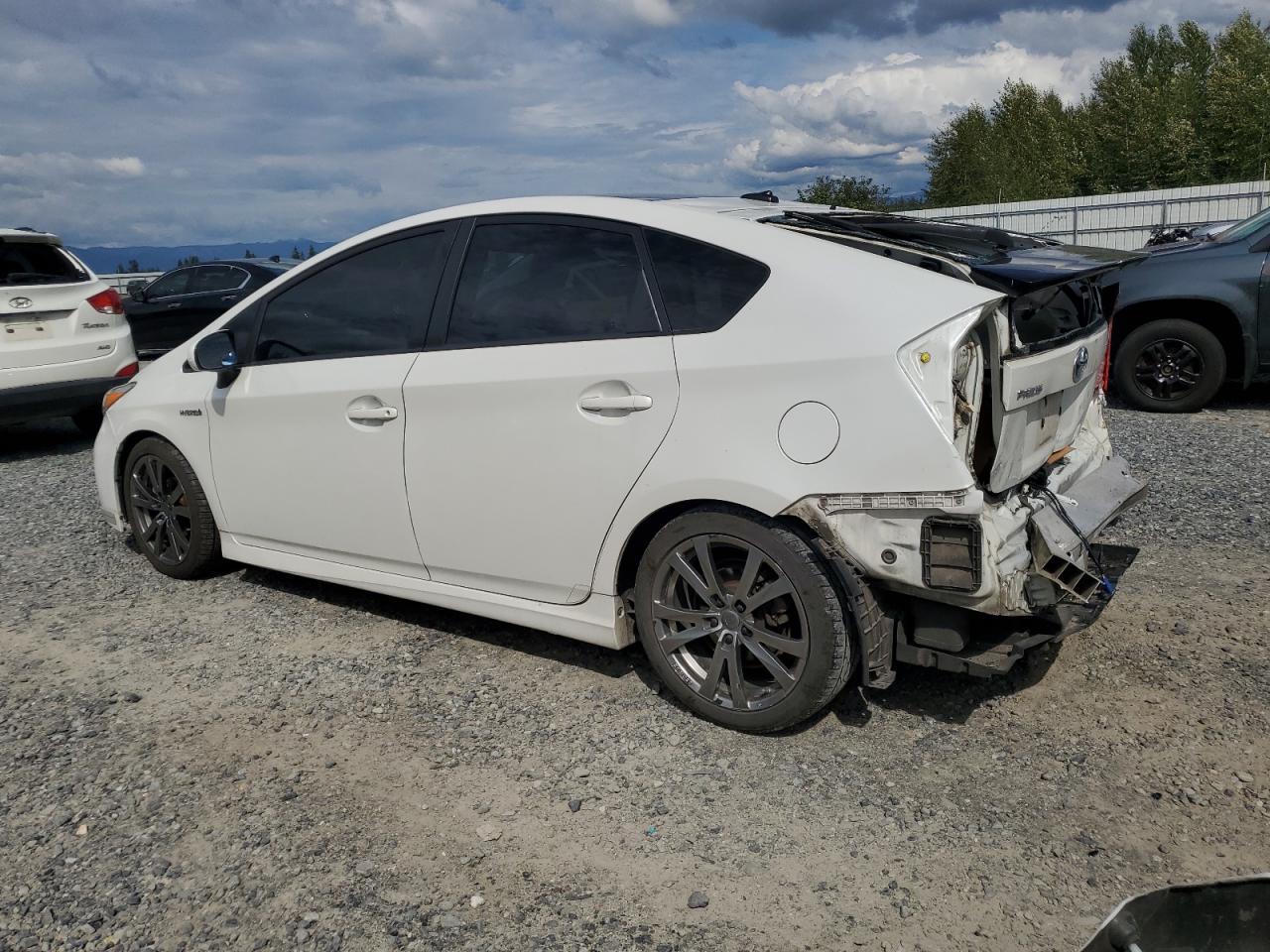 2015 Toyota Prius - Фото 2