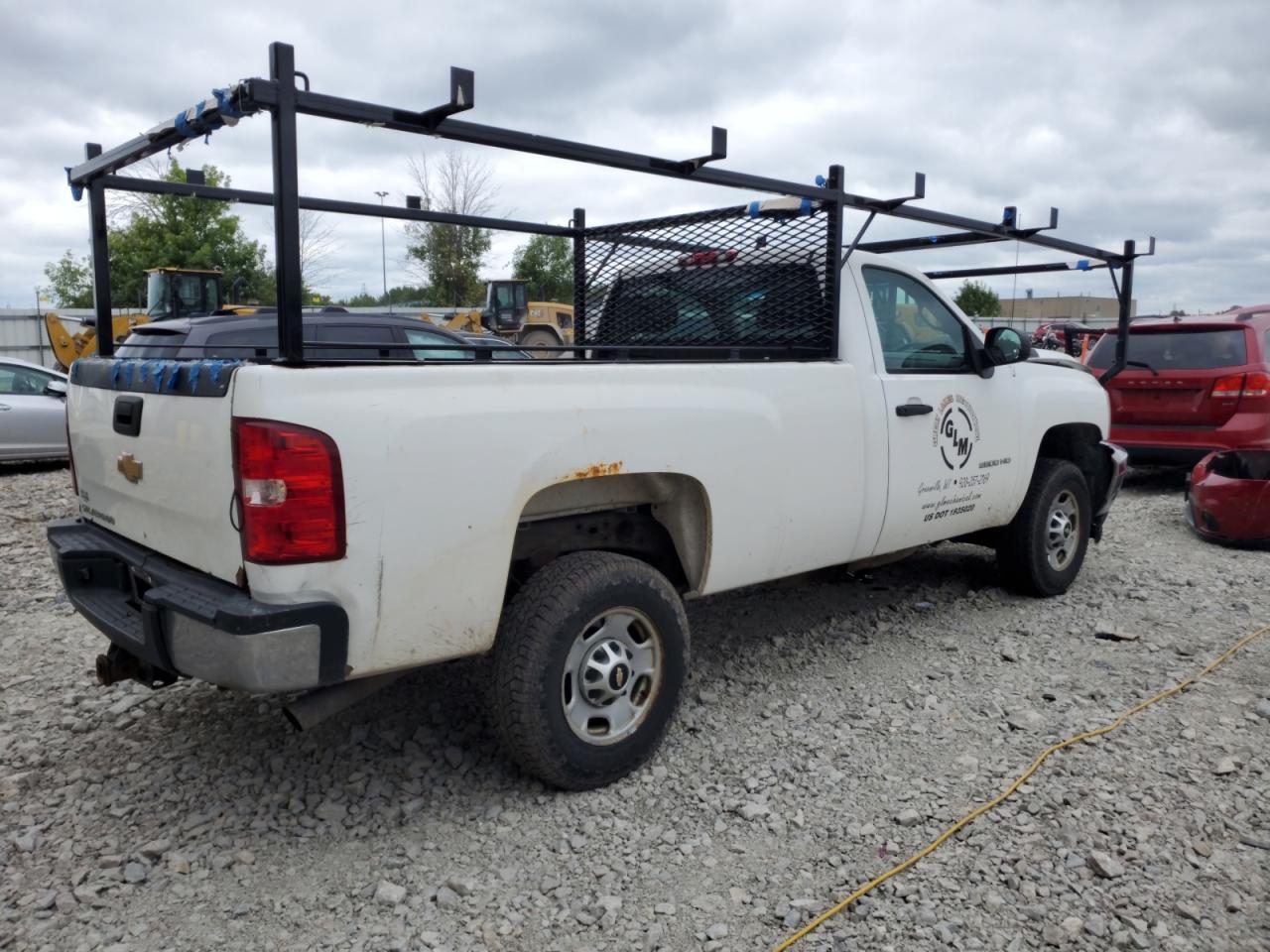 2013 Chevrolet Silverado C2500 Heavy Duty - Image 3