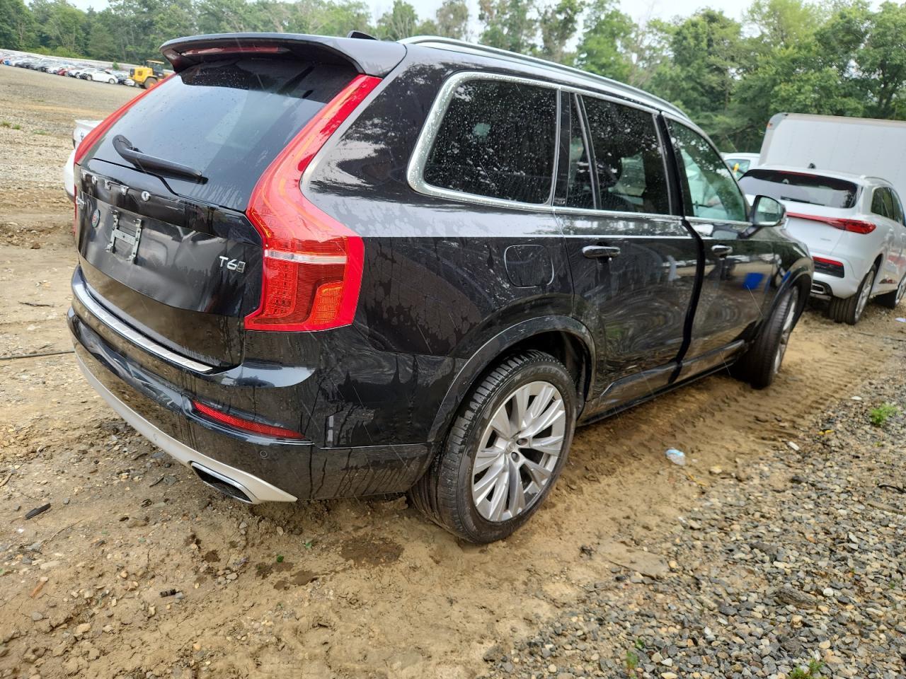 2020 Volvo Xc90 T6 Momentum - Фото 3