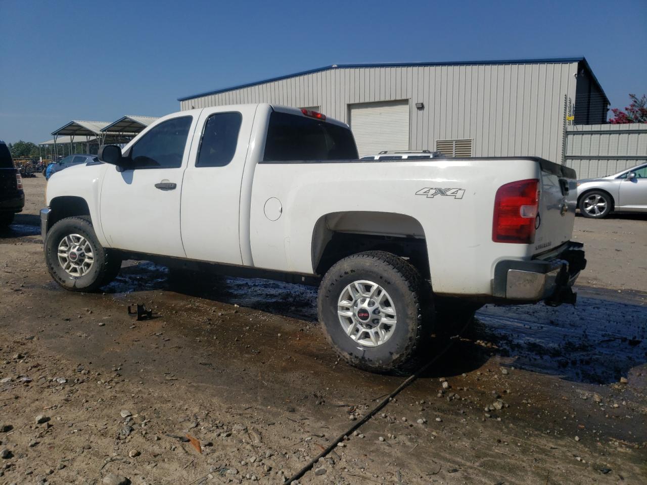 2011 Chevrolet Silverado K2500 Heavy Duty - Фото 2