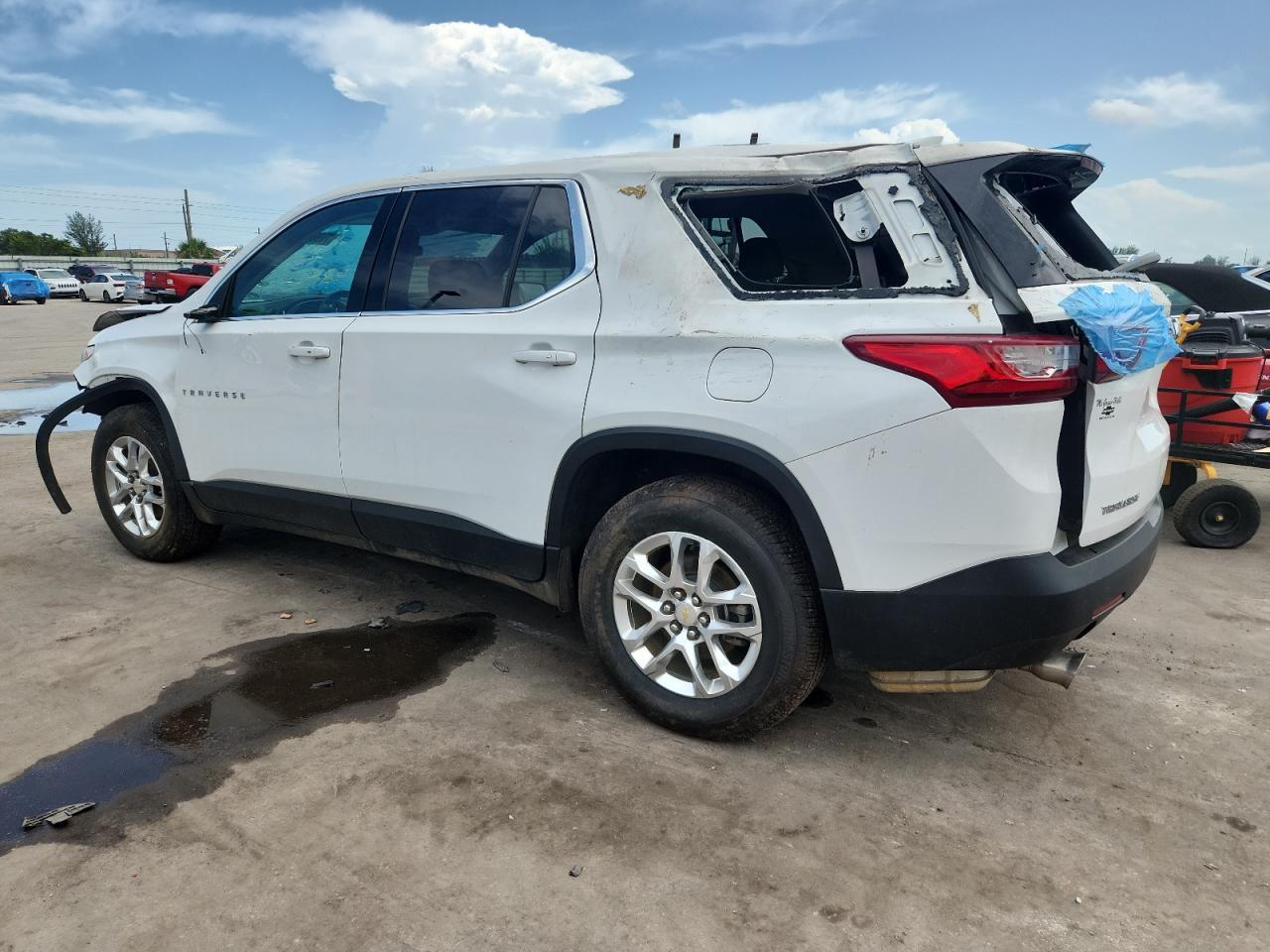 2020 Chevrolet Traverse Ls - Фото 2