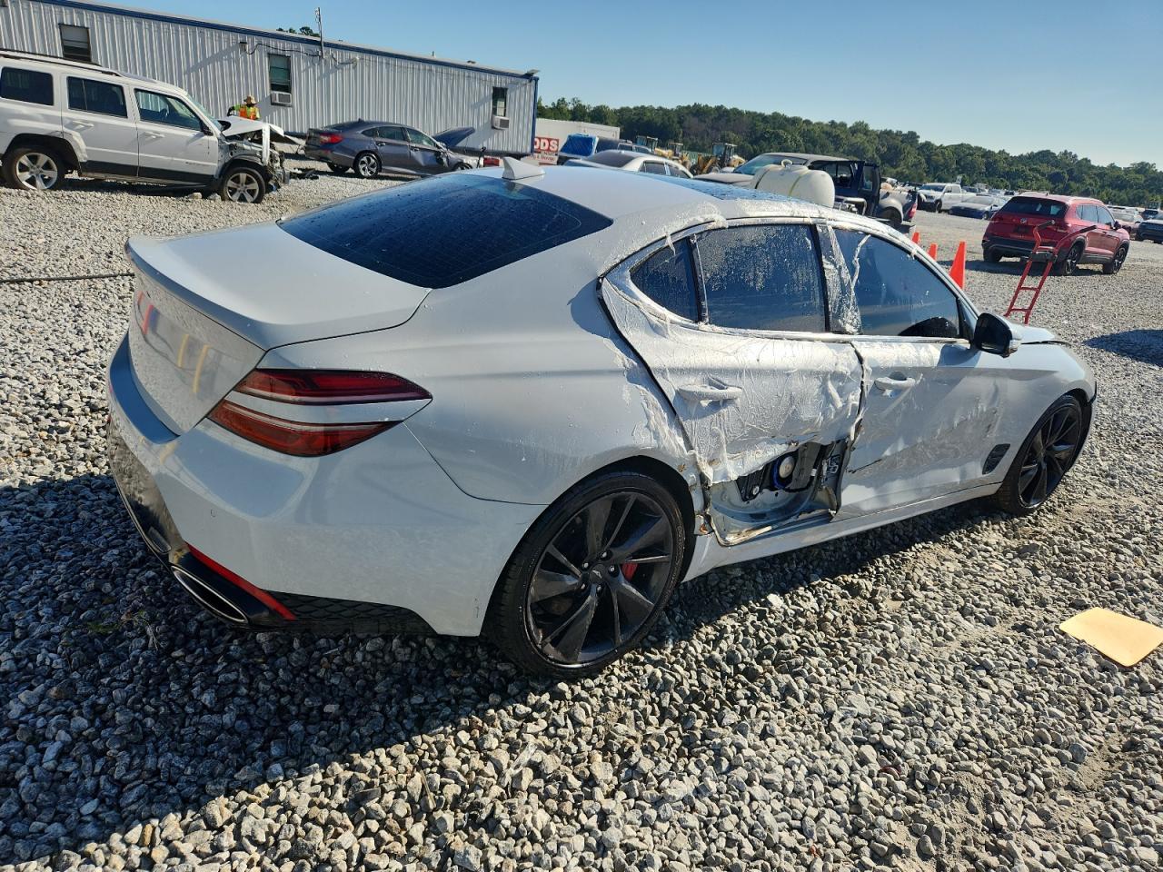 2022 Genesis G70 Base - Фото 3
