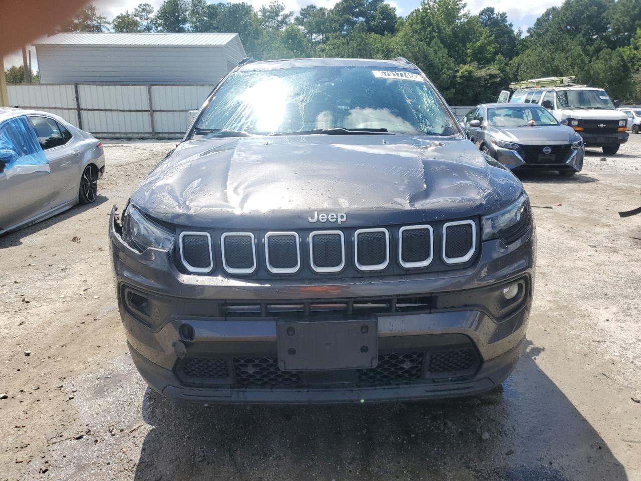 2022 Jeep Compass Latitude - Image 5