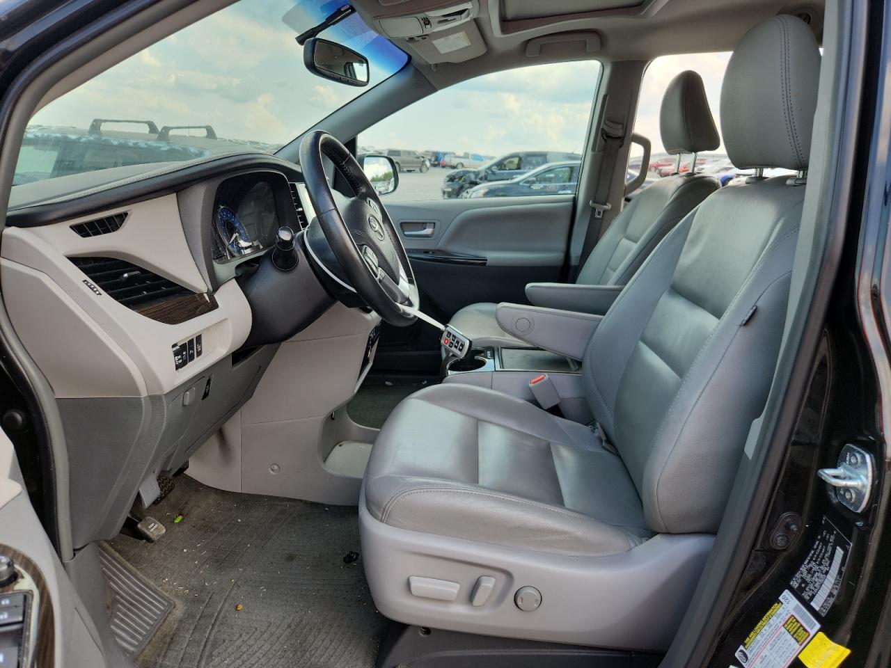 2015 Toyota Sienna Xle - Фото 7