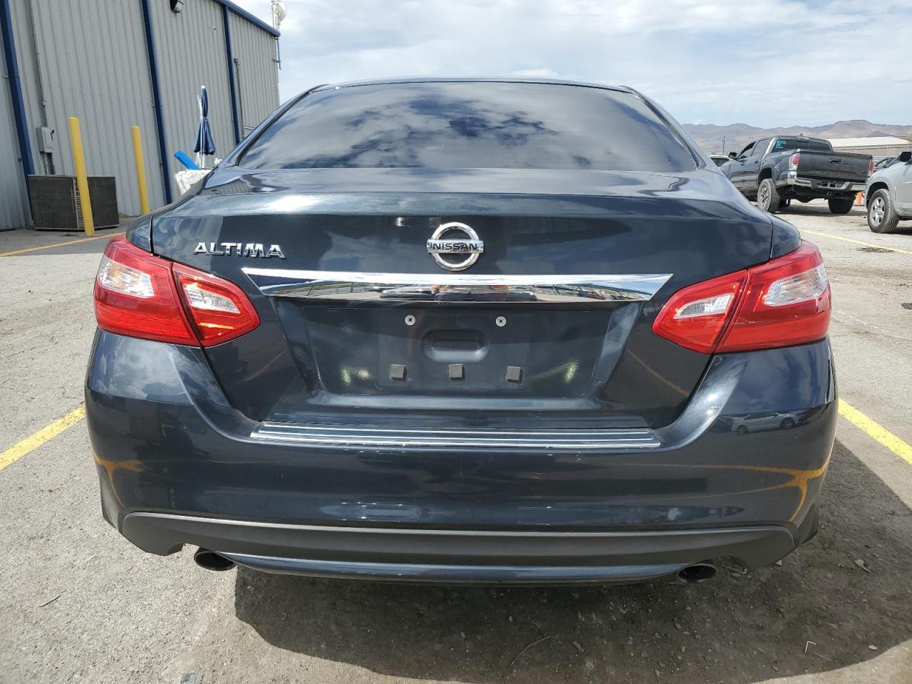 2017 Niss Altima 2.5 - Фото 6