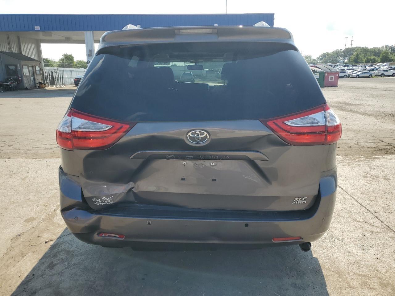 2015 Toyota Sienna Xle - Image 6