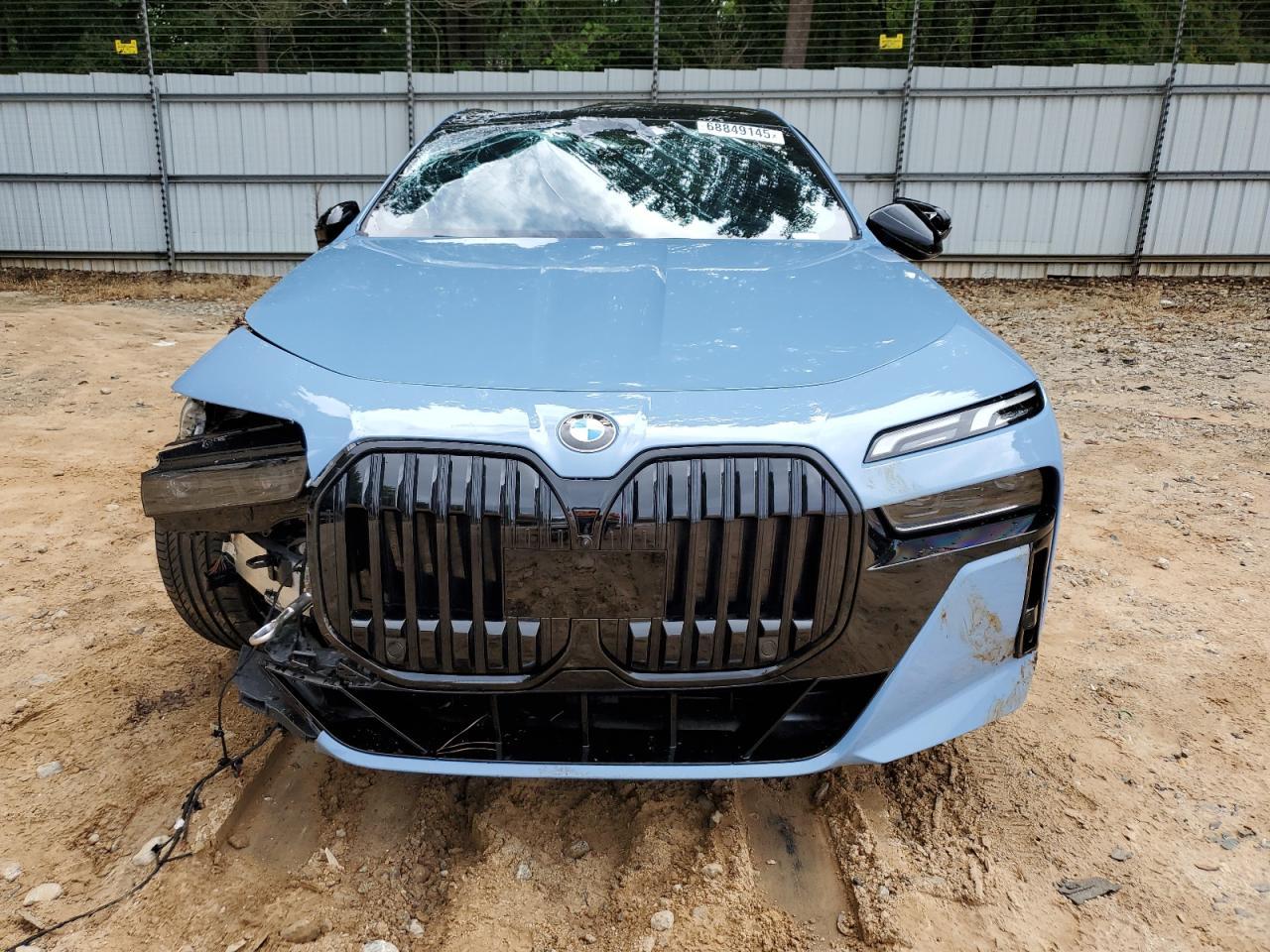 2024 BMW 760 Xi - Image 5