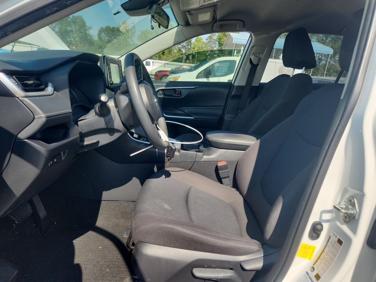 2020 Toyota Rav4 Le - Image 7