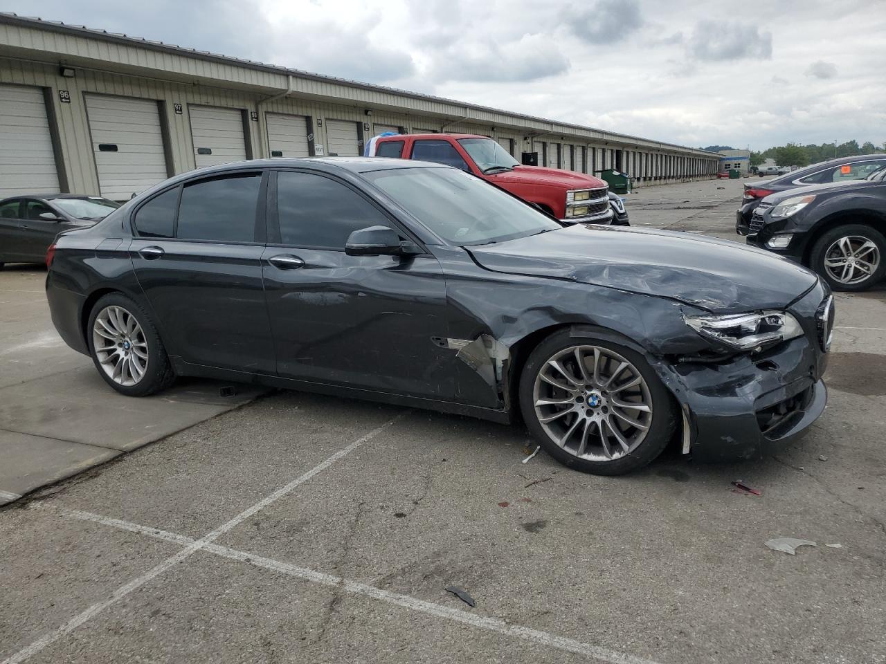 2015 BMW 750 Xi - Image 4