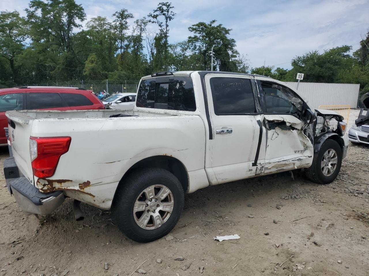 2017 Nissan Titan Sv - Image 3