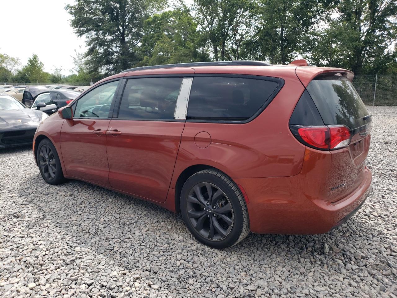 2018 Chrysler Pacifica Touring L - Фото 2