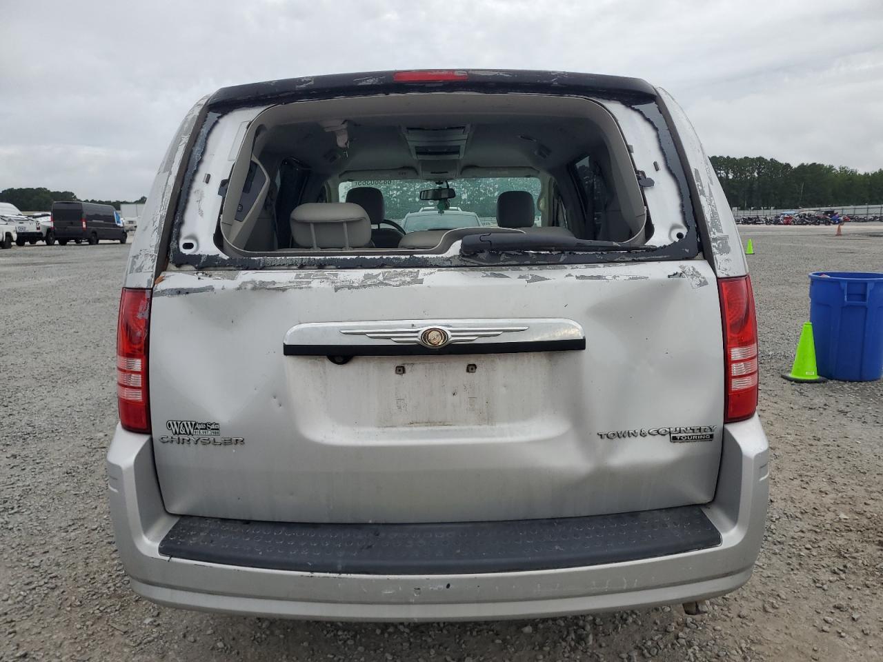 2009 Chrysler Town & Country Touring - Фото 6
