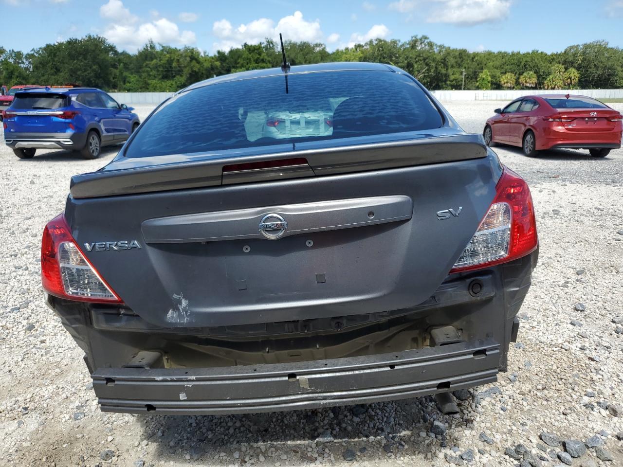 2019 Nissan Versa S - Фото 6